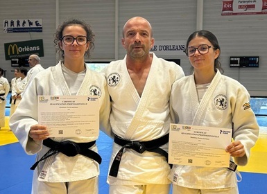 19/09/2026 Remise du diplôme de professeure de judo à Elsa et Mathilda Jouanneau.